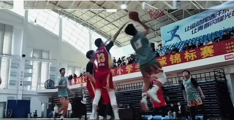 篮球教练如何帮助球员理解规则的重要性?_0